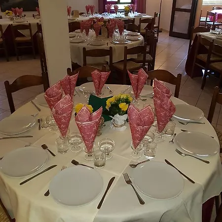 Otel Arcobaleno 2.0 Ferentillo